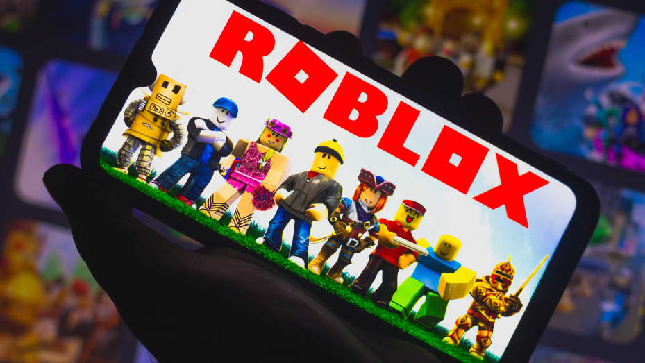 How to Get Your Roblox Account Back Without Email [2024]